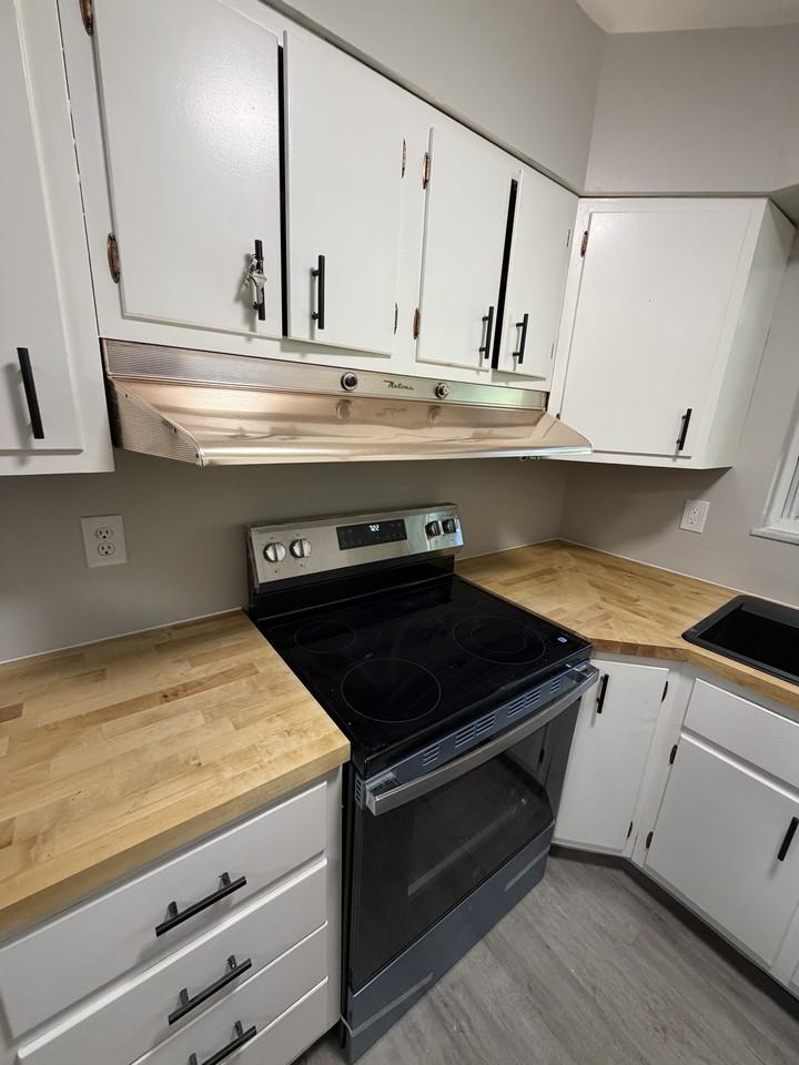 1546 Beacon Street - Photo 2 of 20