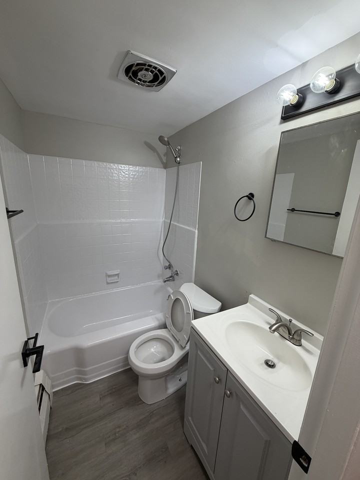 1546 Beacon Street - Photo 4 of 20