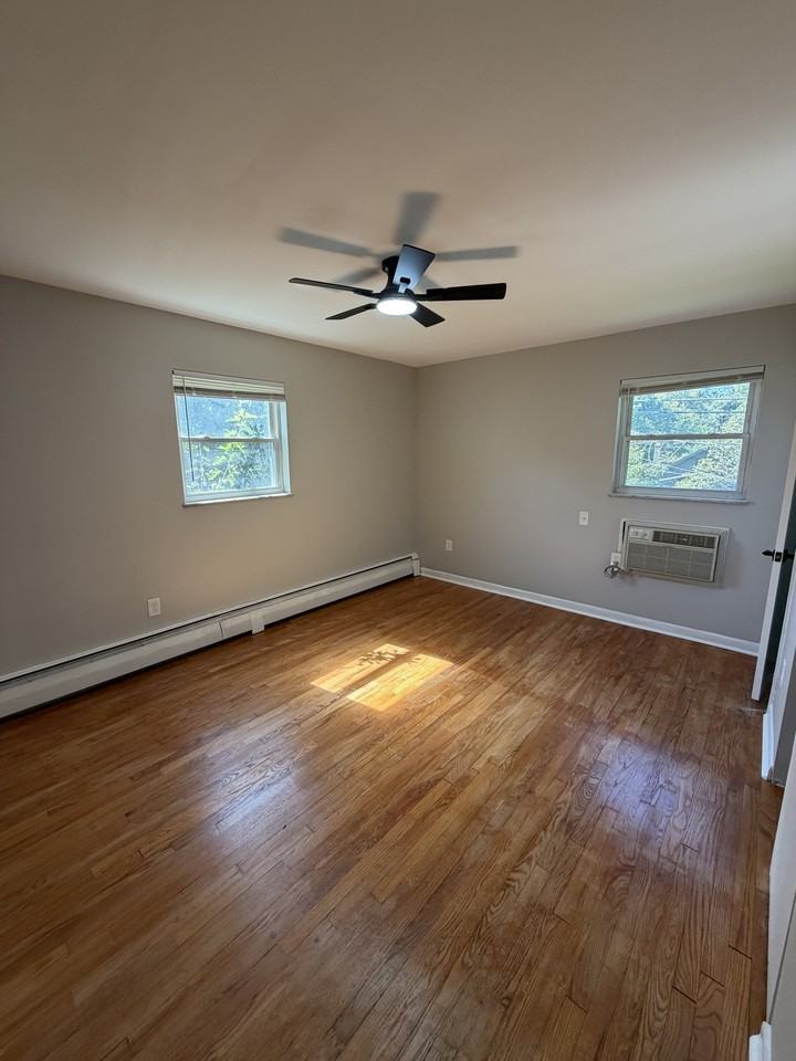 1546 Beacon Street - Photo 6 of 20