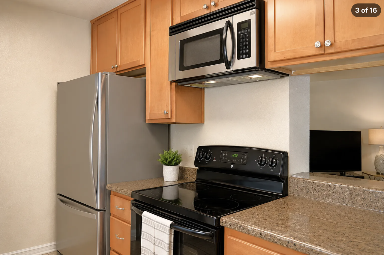 1000 Estes Street - Photo 6 of 10