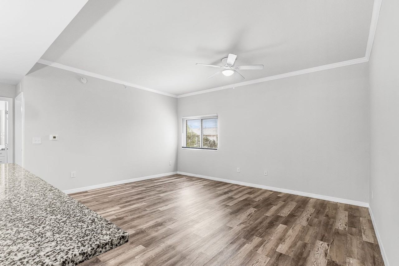 2771 Royal Palm Avenue - Photo 3 of 10