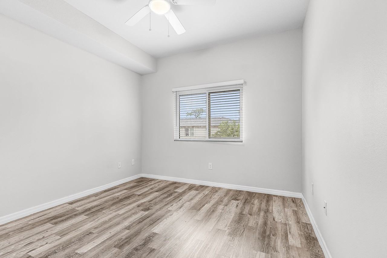 2771 Royal Palm Avenue - Photo 7 of 10