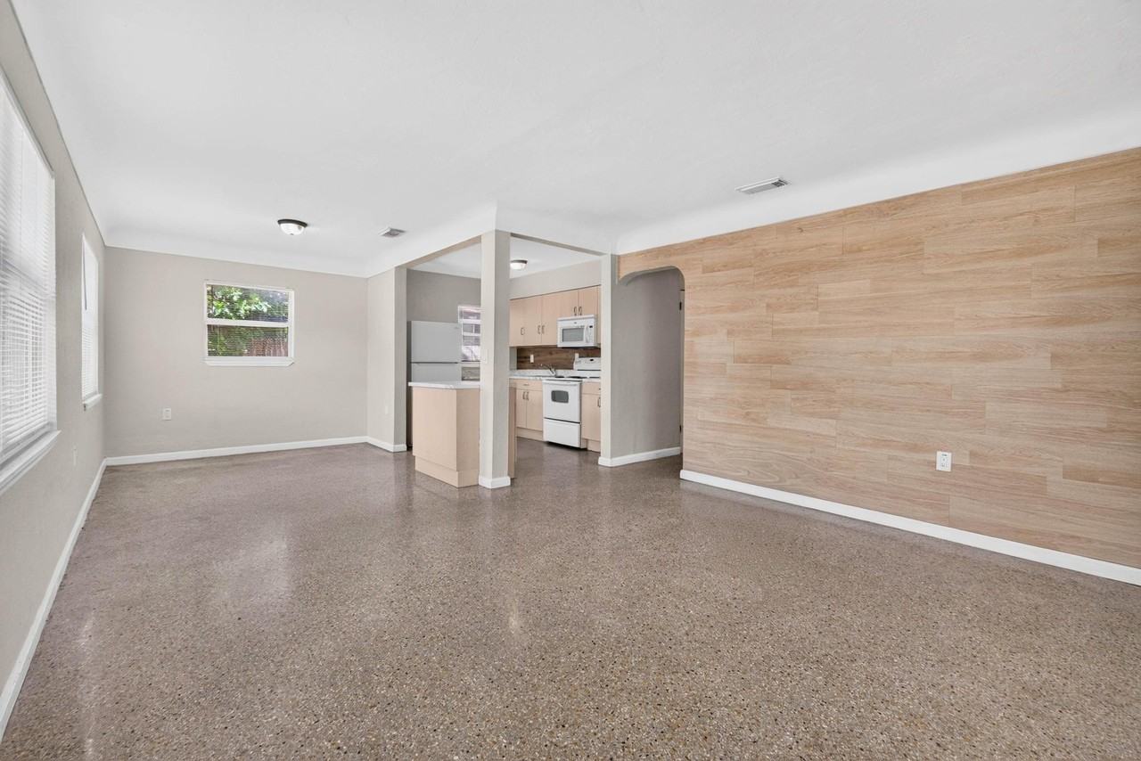 1901 Melrose Ave S - Photo 2 of 23