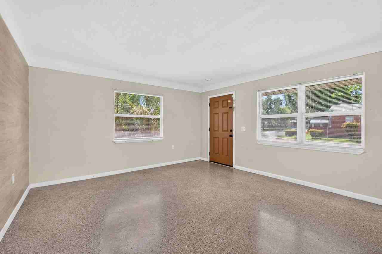 1901 Melrose Ave S - Photo 3 of 23