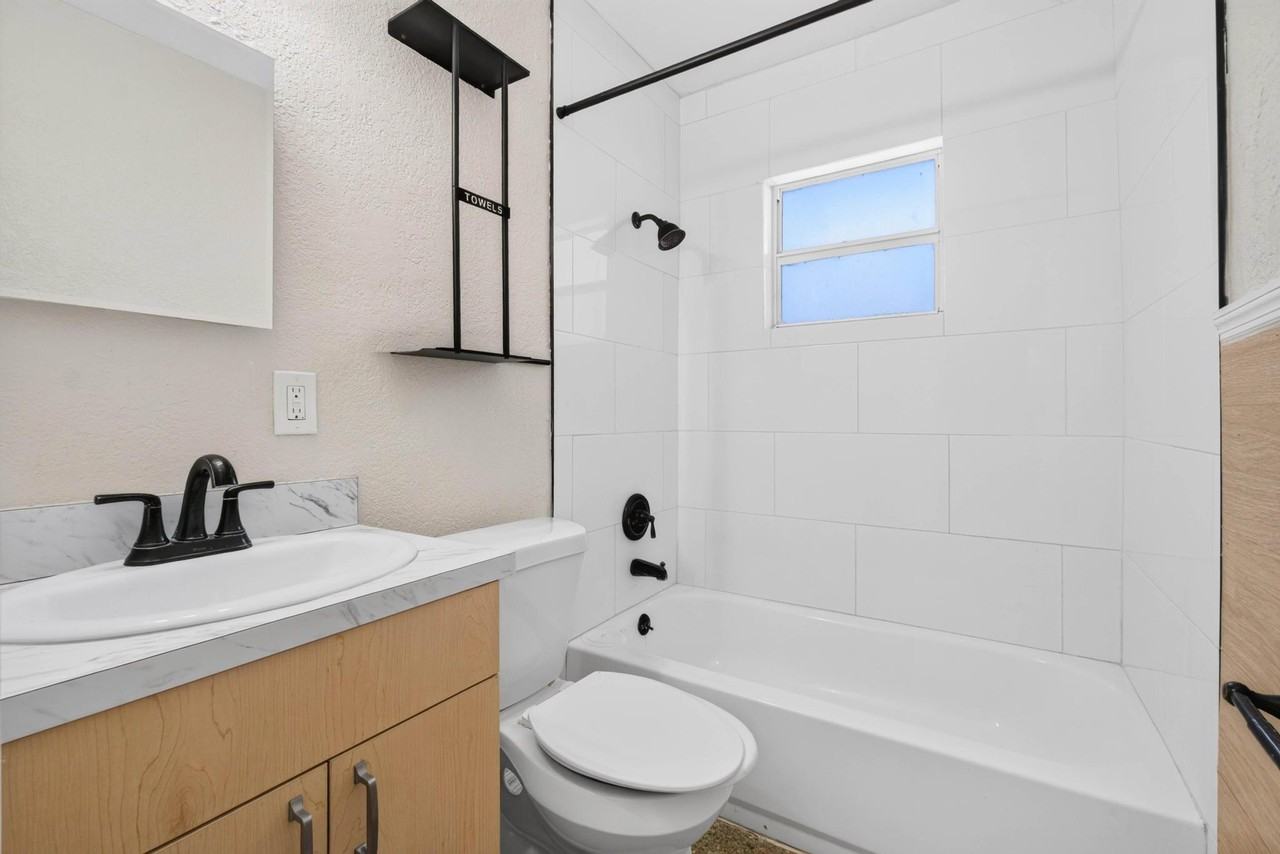 1901 Melrose Ave S - Photo 7 of 23