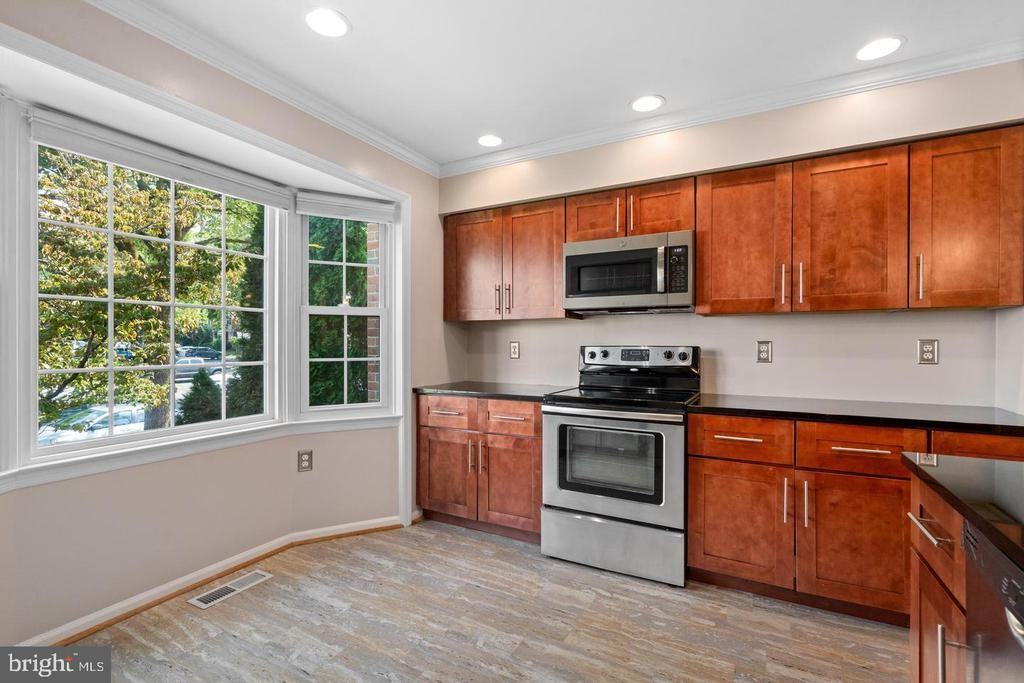 4528 Shoal Creek Ct - Photo 4 of 26