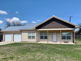 featured image of 3402 Crystal Cir