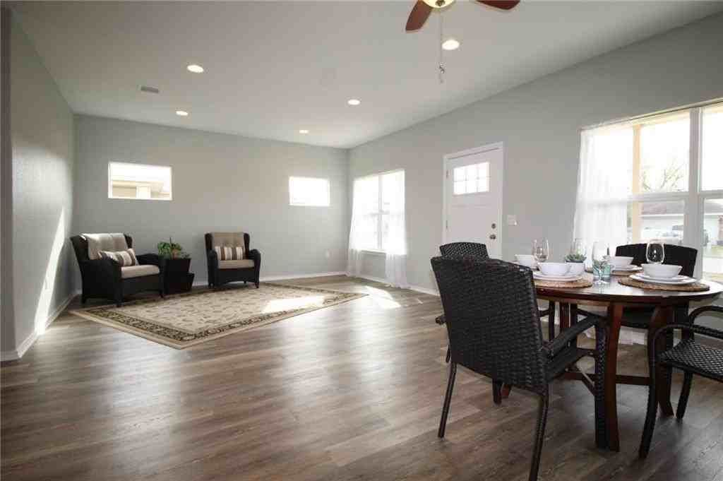 3402 Crystal Cir - Photo 3 of 13
