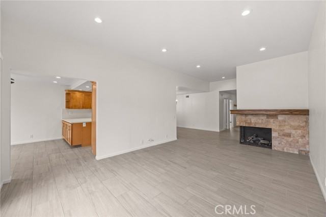 9 Tory - Photo 6 of 26