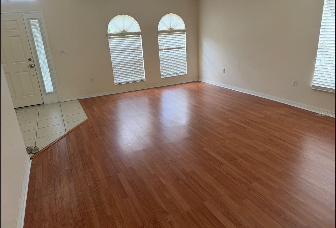 1886 Holton Rd - Photo 2 of 5
