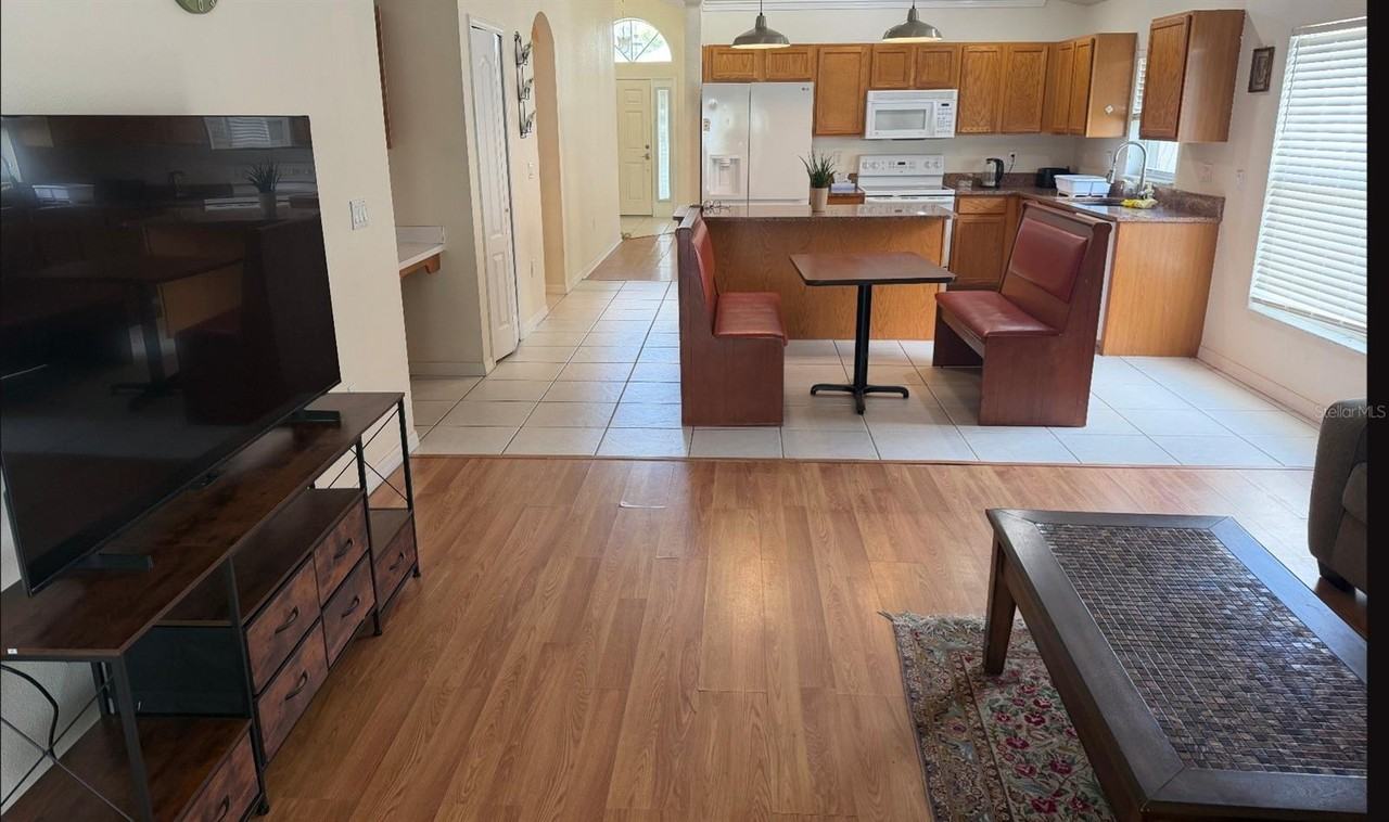 1886 Holton Rd - Photo 4 of 5