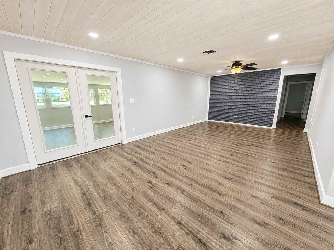 379 Hale Rd - Photo 7 of 26