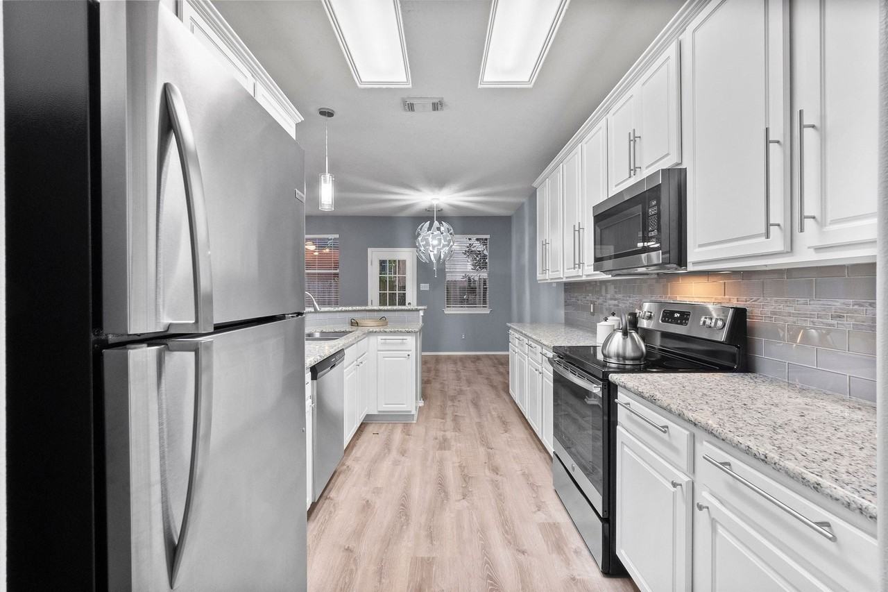 99 Gallery Cove Ct - Photo 2 of 18