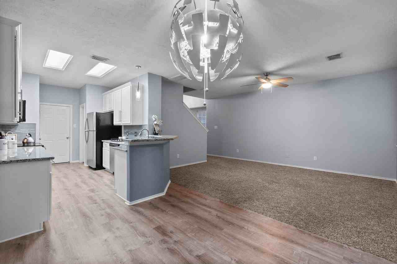 99 Gallery Cove Ct - Photo 6 of 18