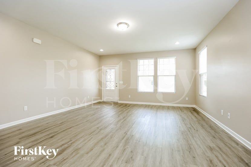 2510 Miranda Dr - Photo 2 of 15