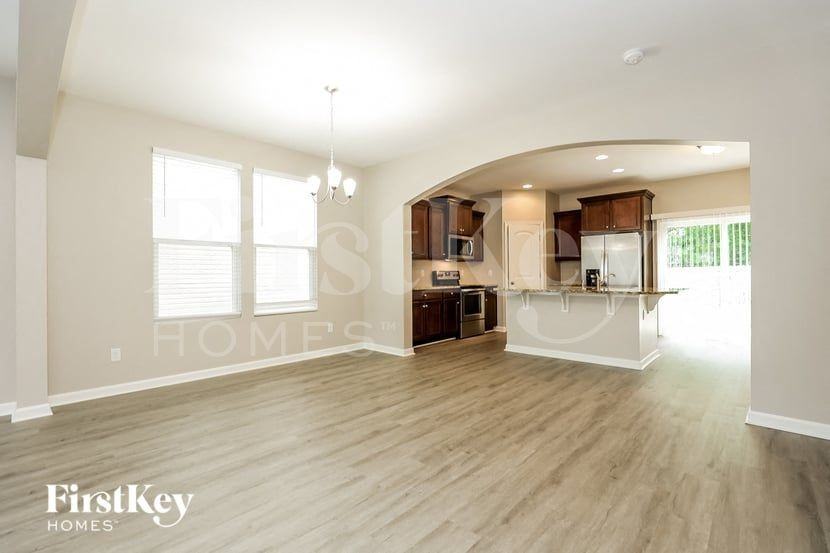 2510 Miranda Dr - Photo 4 of 15
