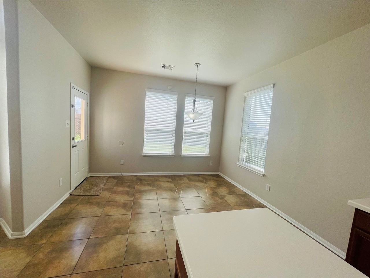 4702 Sedgewood Dr - Photo 7 of 21