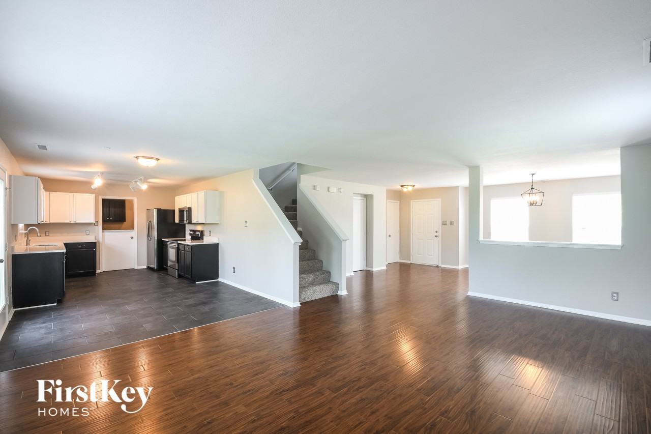 21498 Raccoon Ct - Photo 3 of 15