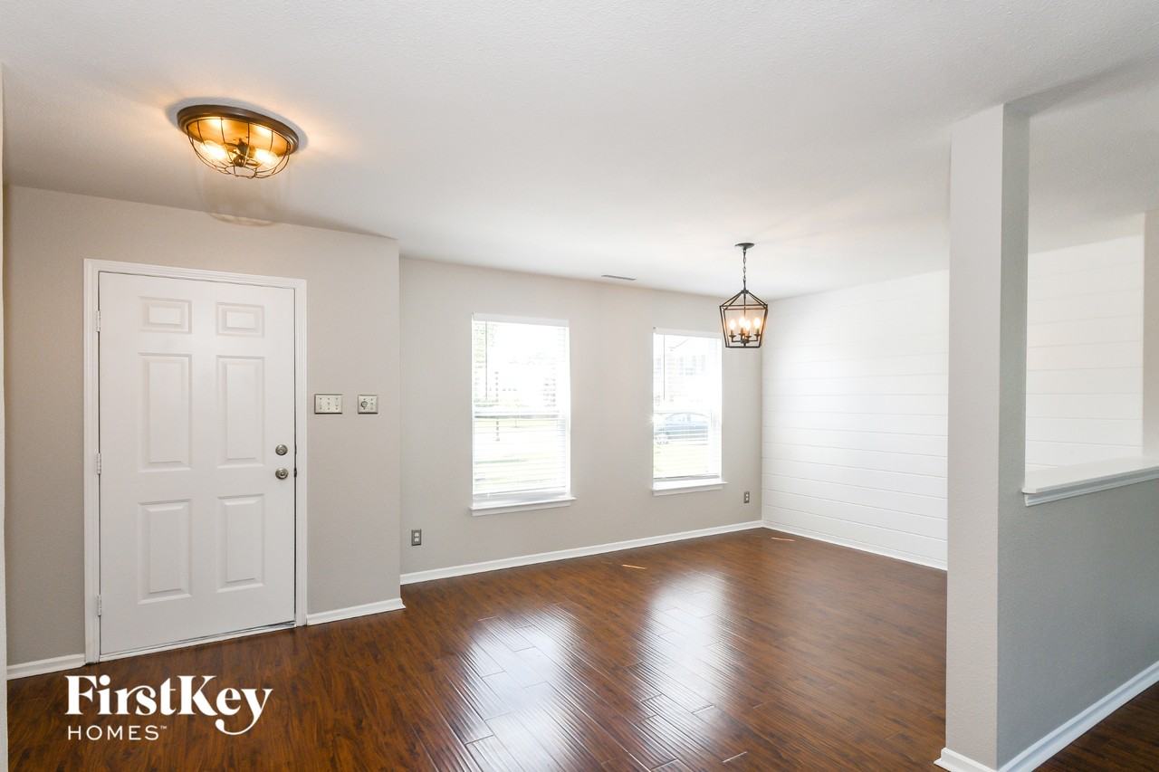 21498 Raccoon Ct - Photo 4 of 15