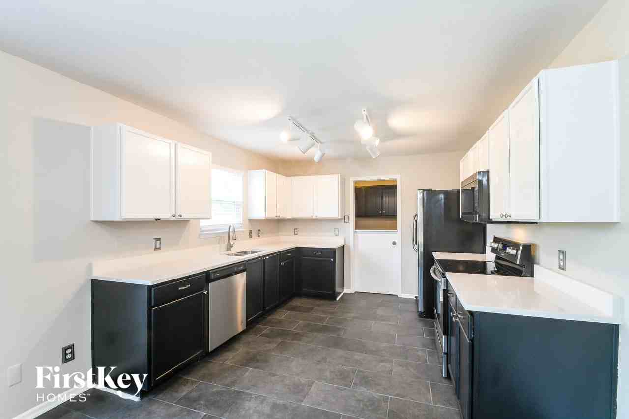 21498 Raccoon Ct - Photo 5 of 15