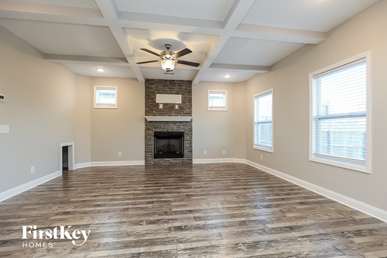 1104 Eagles View Dr - Photo 3 of 15