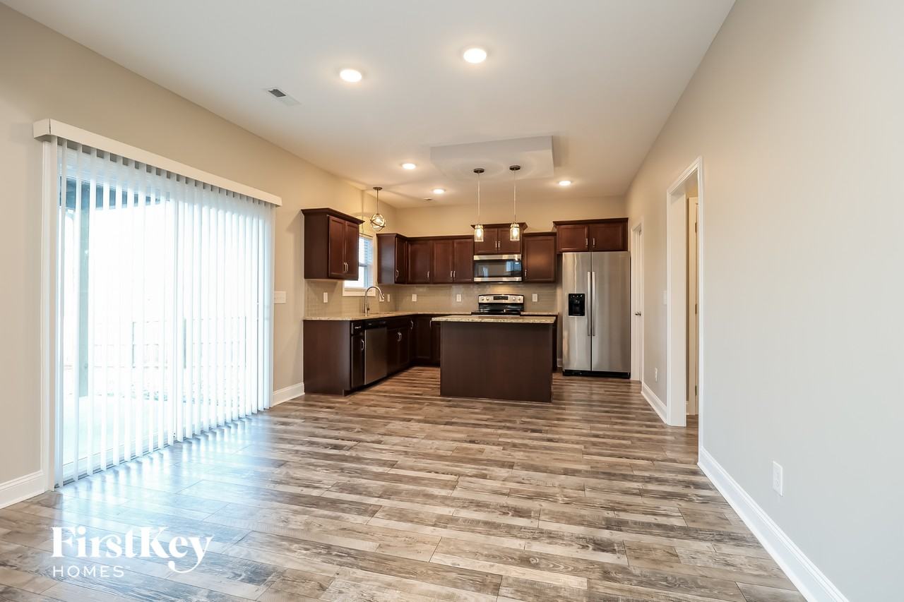 1104 Eagles View Dr - Photo 4 of 15