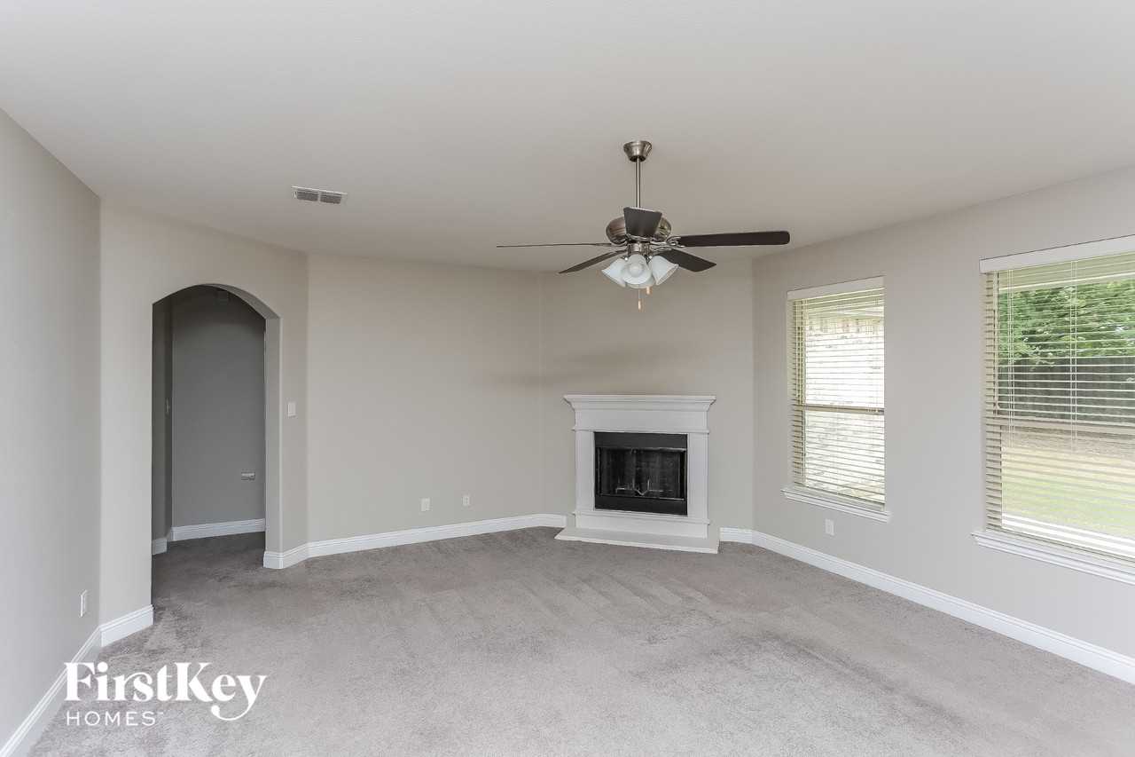 7508 Rose Crest Blvd - Photo 2 of 15