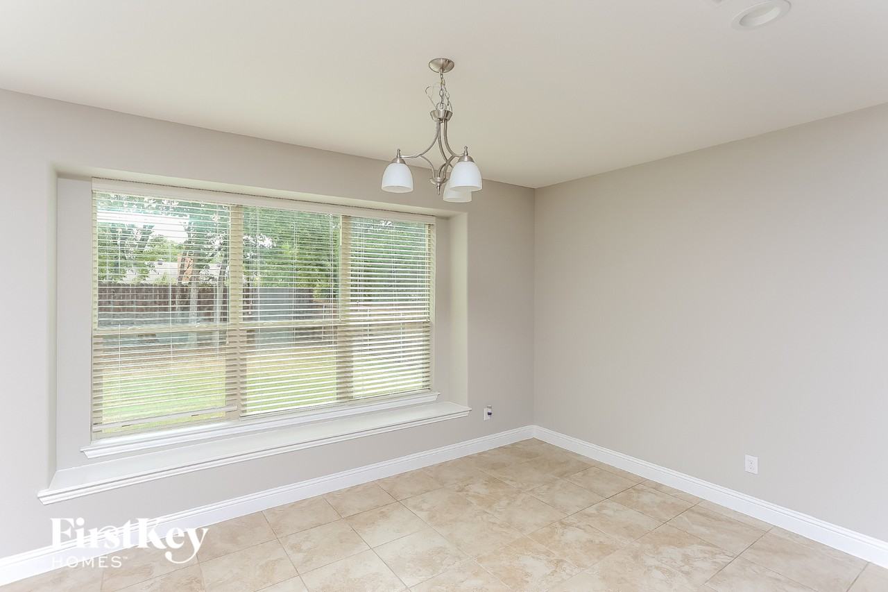 7508 Rose Crest Blvd - Photo 4 of 15