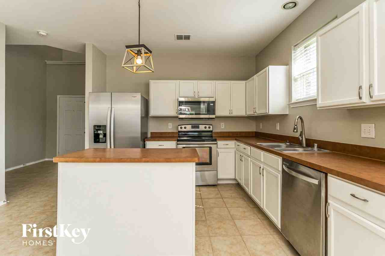 221 Cookston Ln - Photo 5 of 15