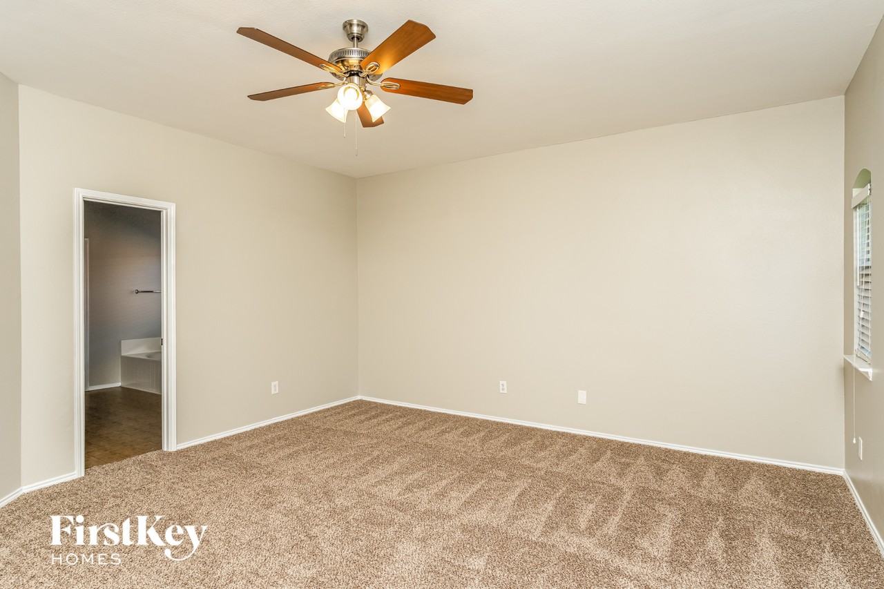 221 Cookston Ln - Photo 7 of 15