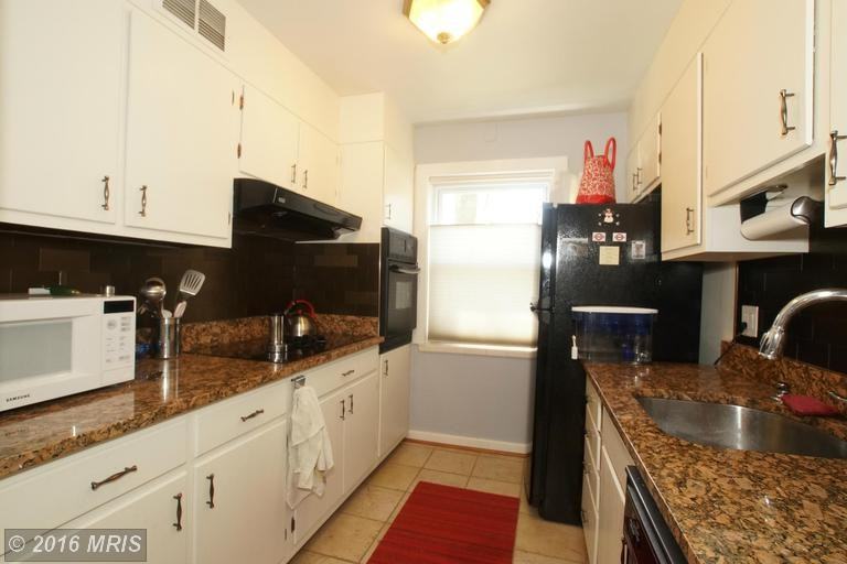 2245 N Buchanan St - Photo 2 of 17