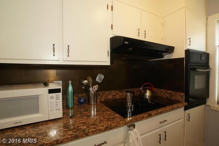 2245 N Buchanan St - Photo 3 of 17