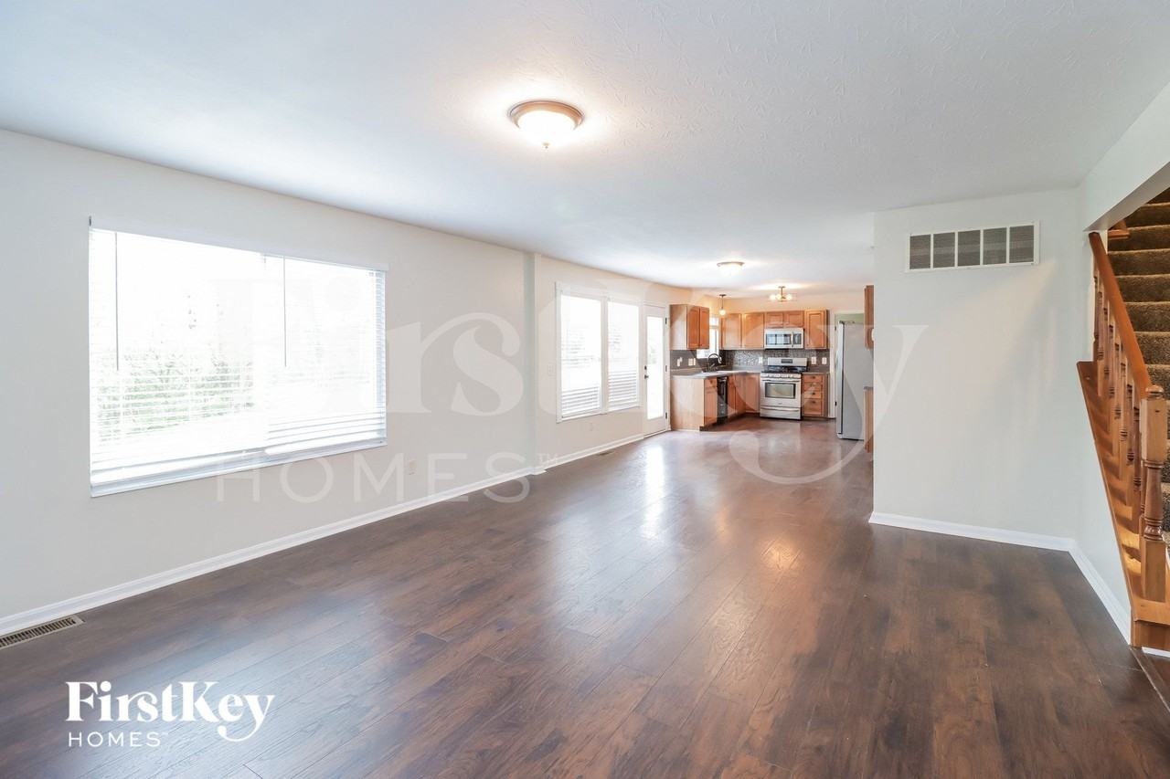 3190 Shadow Ridge Ct - Photo 5 of 15
