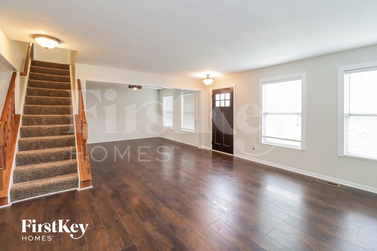 3190 Shadow Ridge Ct - Photo 6 of 15