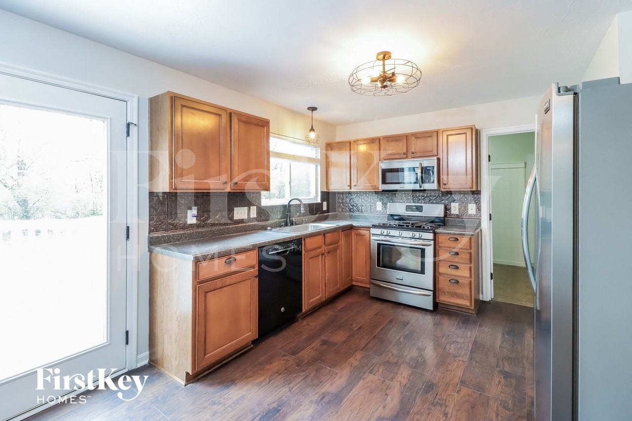 3190 Shadow Ridge Ct - Photo 7 of 15