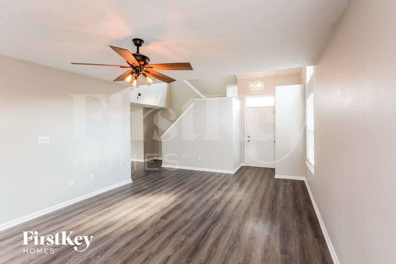 15419 Ten Point Dr - Photo 5 of 15