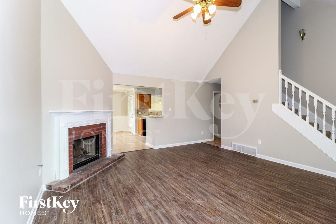 2750 Park Crest Cv - Photo 4 of 15