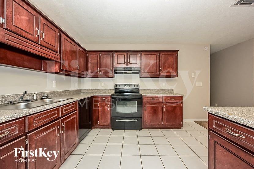 3784 Soapstone Rd - Photo 5 of 15