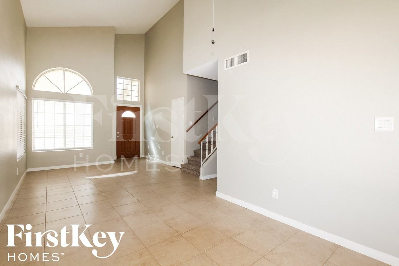 3702 W Cielo Grande - Photo 3 of 15