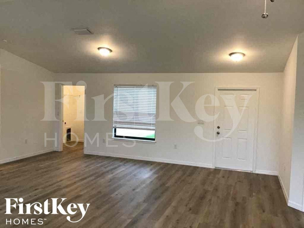 3001 28th St Sw - Photo 2 of 14