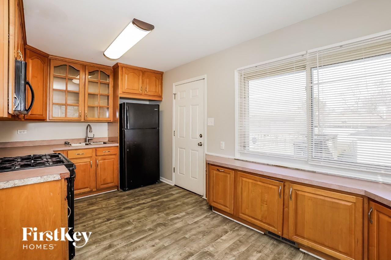 151 E Mulberry Dr - Photo 4 of 16