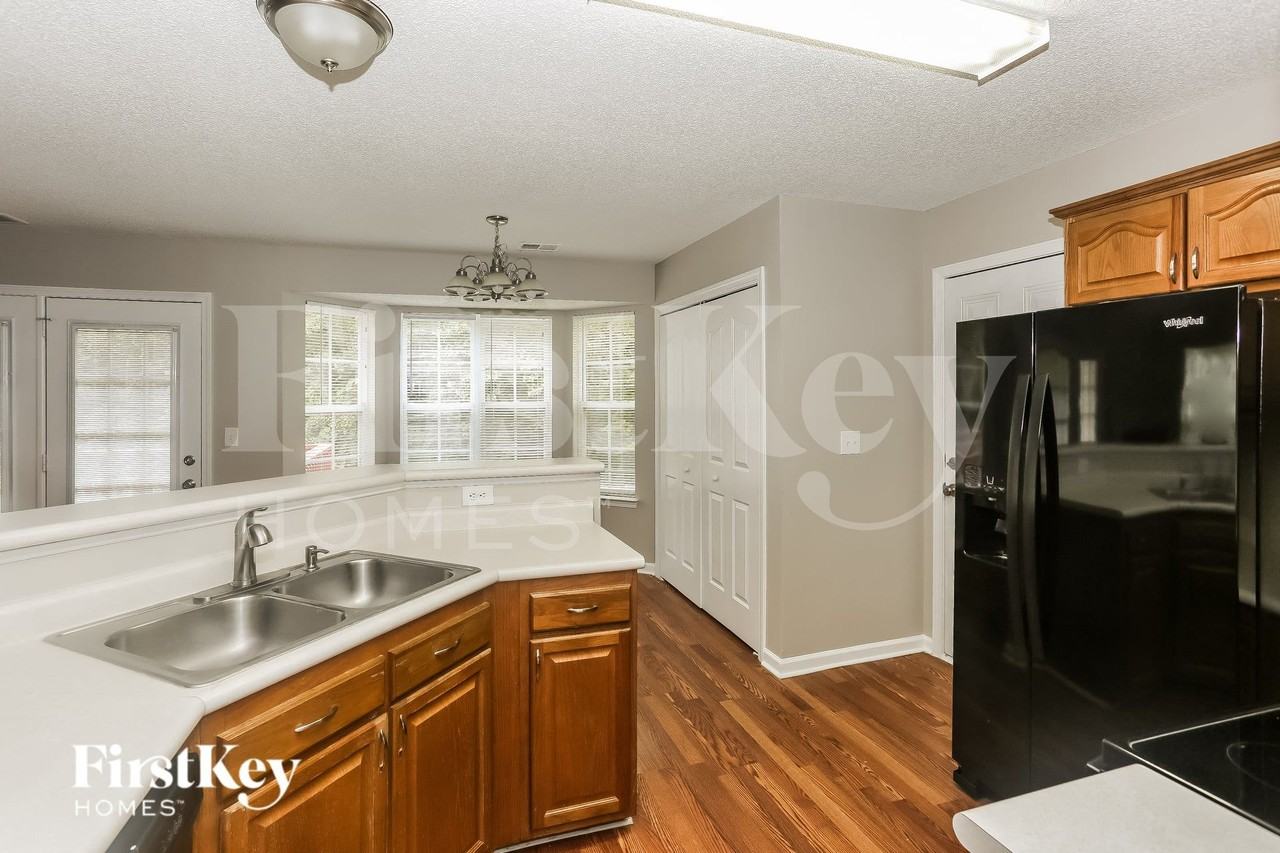 12105 Meadow Post Ln - Photo 7 of 16