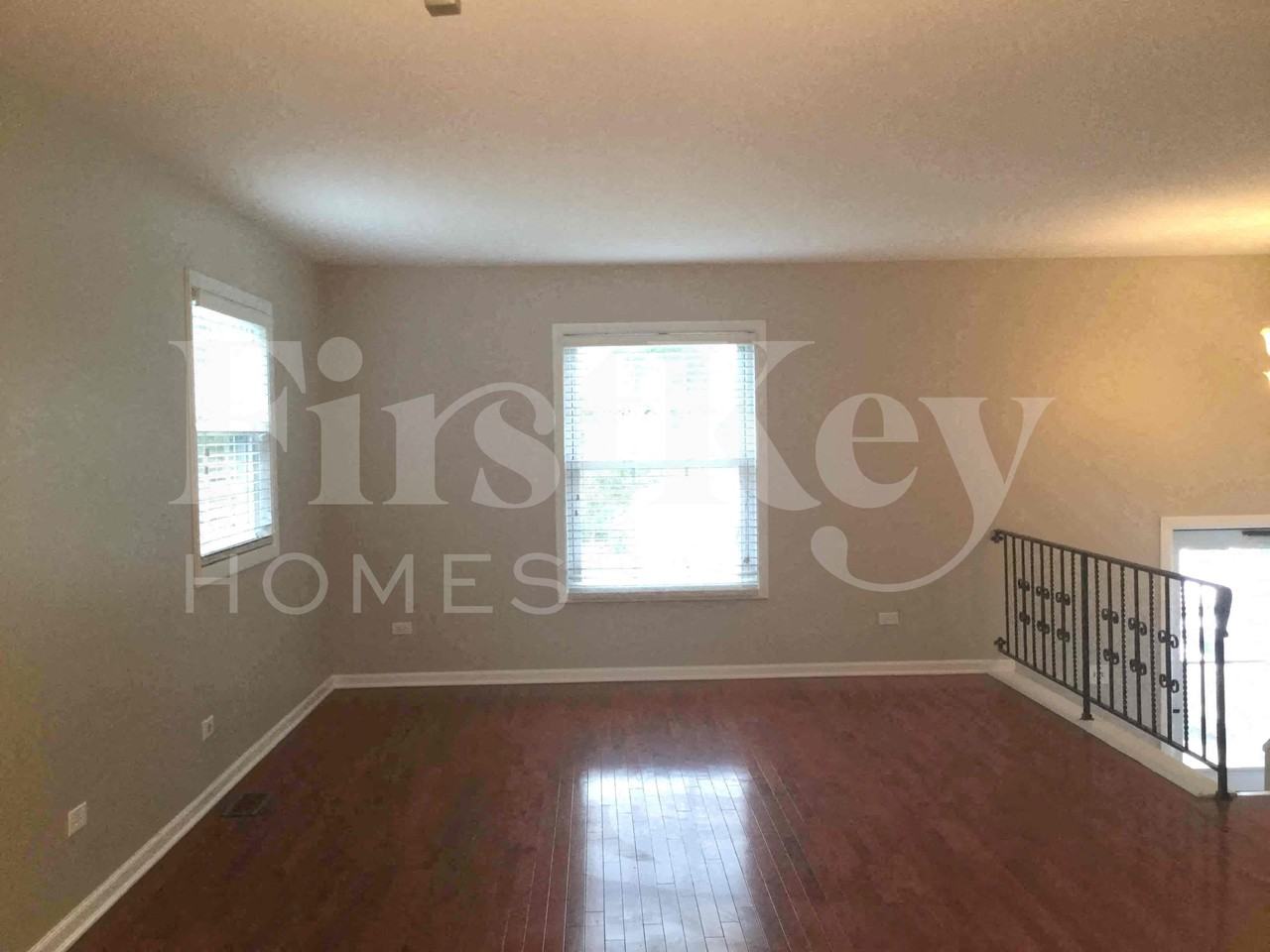 100 Shadywood Ln - Photo 2 of 19