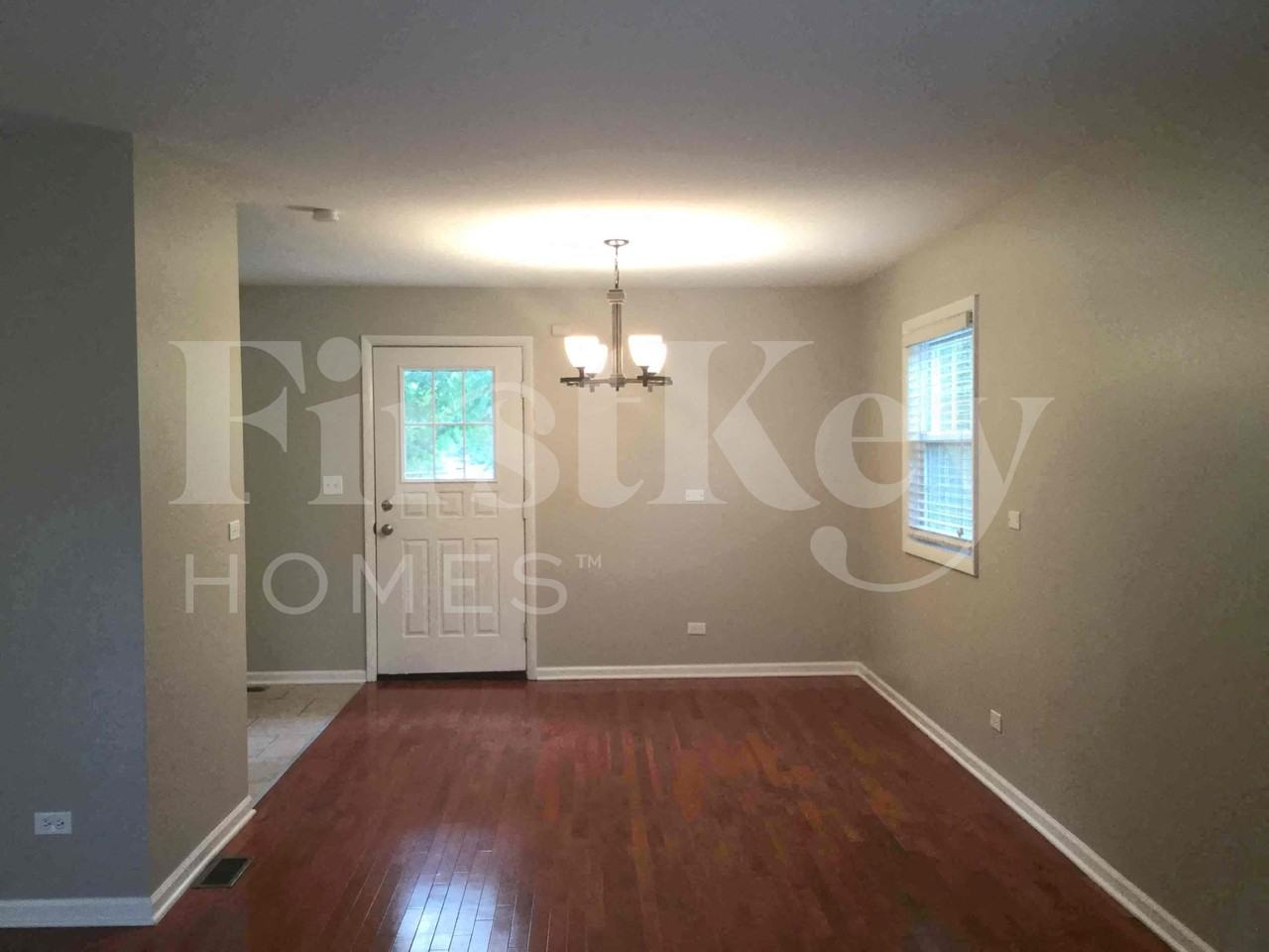 100 Shadywood Ln - Photo 3 of 19