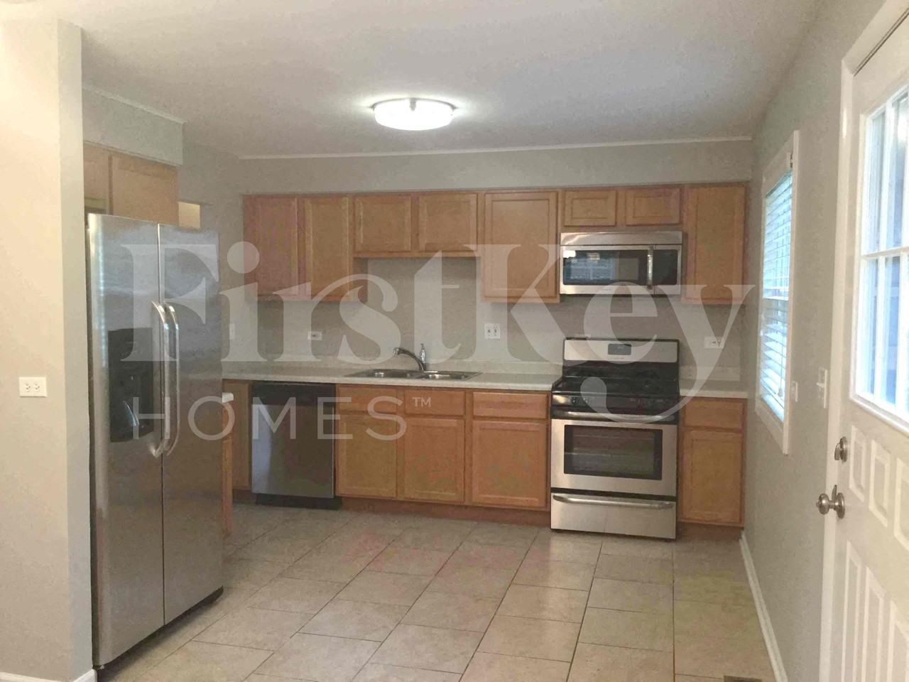 100 Shadywood Ln - Photo 6 of 19