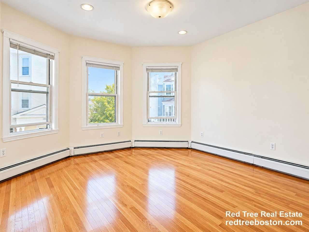 143 Hillside St #2 - Photo 5 of 14
