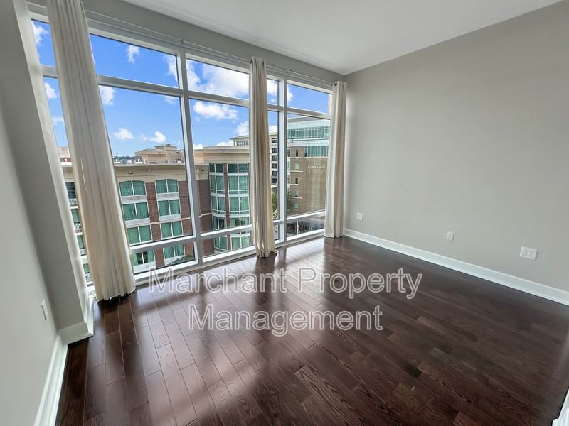 201 Riverplace #804 - Photo 6 of 19