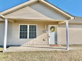 featured image of 1000 E Reeves St #A