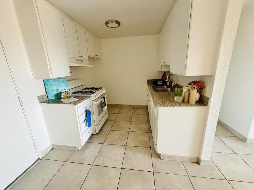 14000 Foothill Blvd - Photo 2 of 9