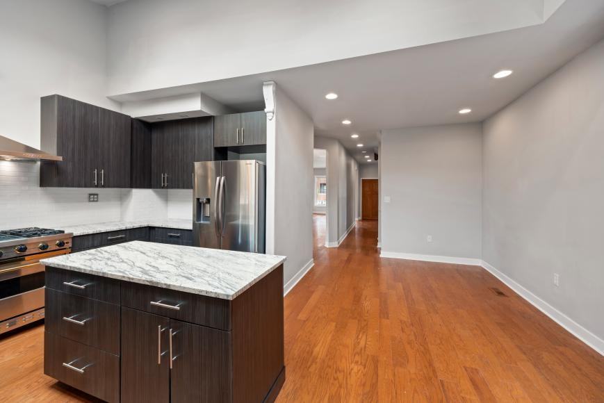 4647 N Winchester Ave - Photo 3 of 10